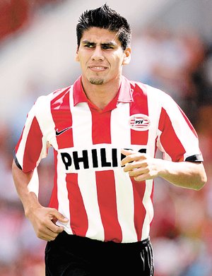 Gana PSV con Salcido y “Maza” Gana PSV con Salcido y “Maza”