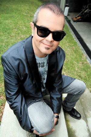 Syntek hace una cancin a su abuela Syntek hace una cancin a su abuela