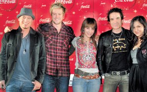 Train presenta su tema para Navidad, en tierra mexicana Train presenta su tema para Navidad, en tierra mexicana