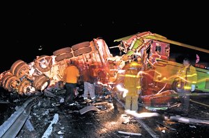 Choque carretero deja 21 muertos en Sinaloa Choque carretero deja 21 muertos en Sinaloa