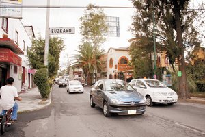 Expropian predios para ampliar avenida