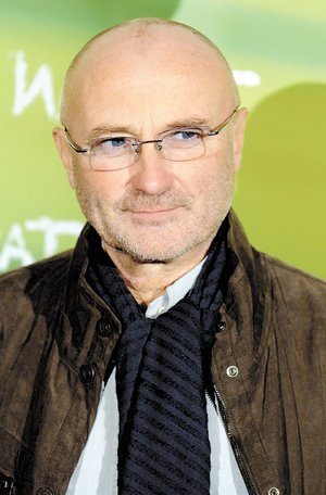 Phil Collins deja los escenarios por problemas de salud