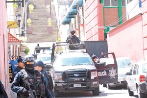 Detienen a 88 policas de Tlaxcala tras protestas Detienen a 88 policas de Tlaxcala tras protestas