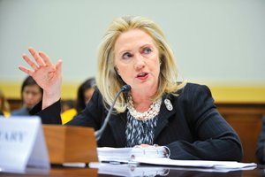 C�rteles semejan al terrorismo: Clinton