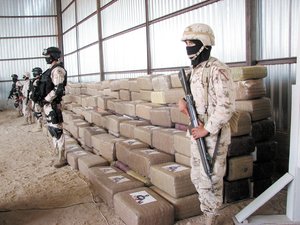 Ej�rcito halla narcot�nel cerca del aeropuerto de Tijuana