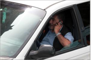 Se duplicaron las multas por conducir y usar el tel�fono 