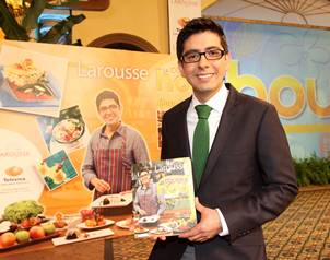 El Universal - Espectáculos - Chef Omar Sandoval presenta su libro en Hoy