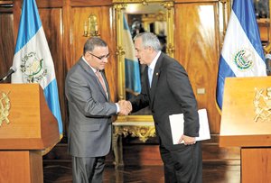 El Salvador y Guatemala, por debate sobre drogas