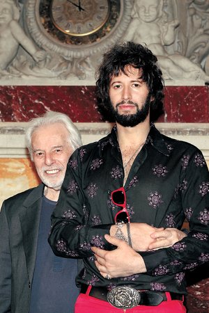 Desaparecer a su alter ego Adanowsky Desaparecer a su alter ego Adanowsky