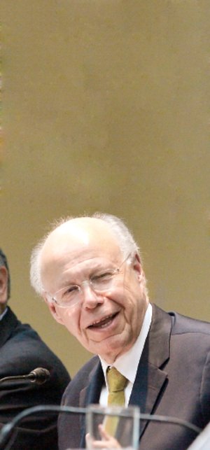 Aceptamos reto; libertad de expresi�n ser� la clave: Narro