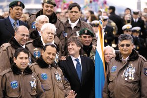 Allanan propiedad de vice argentino