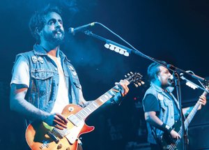 Molotov hace dedicatoria a candidatos Molotov hace dedicatoria a candidatos