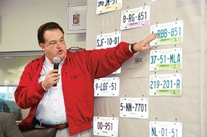 Indagan falsificaci�n de papeles de placas