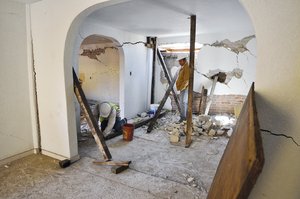 Por grietas derriban casas en Centenario Por grietas derriban casas en Centenario