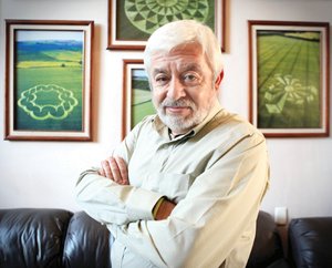 La pantalla chica recibe un Contacto extraterrestre