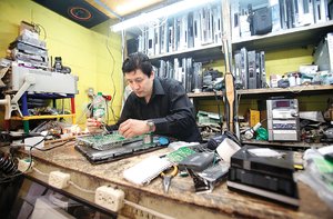 Radiotcnicos, presas de la tecnologa barata Radiotcnicos, presas de la tecnologa barata