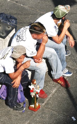 Olores dulces disfrazan droga, alertan