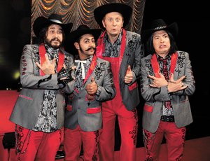 Ya le quitaron hasta la sonrisa a Espinoza Paz Ya le quitaron hasta la sonrisa a Espinoza Paz