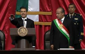 Pe�a Nieto recibi� la Banda de Felipe Calder�n y jur� guardar y hacer guardar la Constituci�n Pol�ti