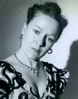 Nellie como muchos artistas de esta �poca logr� sintetizar y al mismo tiempo conjurar por la v�a de