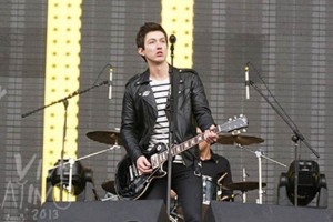 Con un ambiente diverso, al principio del show comenz� a llover mientras que al final de �l sali� el