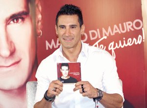 Marco Di Mauro feliz por las ventas de su libro