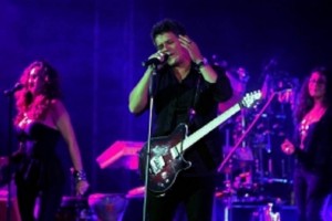 Sanz pone de cabeza a Quito Ofreci sus xitos a sus seguidores en Quito