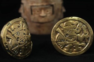 Delicadas orejeras de oro y plata que formaban parte de los ajuares de las damas nobles, quienes pud