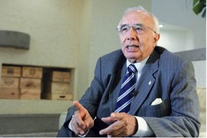 El diplomtico Julio Zamora Btiz relata cmo ayud  al escritor  Mario Benedetti  a salir de Urugua