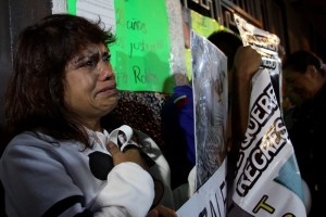 Familiares de los desaparecidos oraron y lloraron por los muchachos