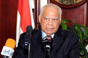 El economista liberal Hazem al Beblaui fue elegido ayer por el presidente interino de Egipto, Adli M
