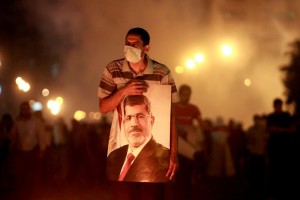 Miles de islamistas protestan en apoyo a Mursi 