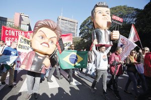Brasileos protestan en la calle