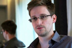 Snowden se rene con activistas de derechos humanos 