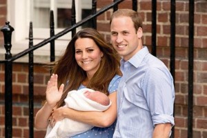 La reina Isabel visita al beb de los duques de Cambridge