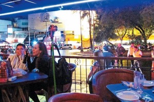 Los dueos de bares cusan que autoridades de Tlalpan presionan al Invea para que los clausuren y des
