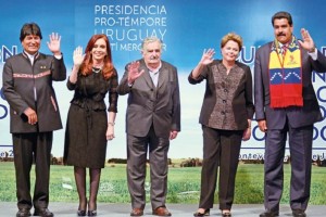 Los presidentes Evo Morales (Bolivia), Cristina Fernndez (Argentina), Jos Mujica (Uruguay), Dilma 