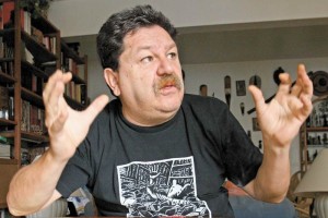 El escritor Paco Ignacio Taibo II forma parte de la delegacin de Mxico.