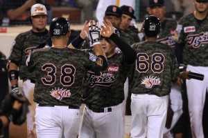 Tigres de Quintana Roo sacaron su primer triunfo en la serie ante Guerreros de Oaxaca.