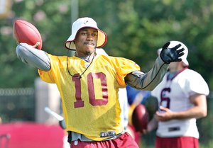 RG3 da un paso m�s en su regreso a la NFL