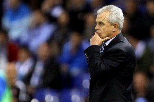 El 'Vasco' pide no fiarse del Betis Javier Aguirre pide a sus dirigidos no relajarse.