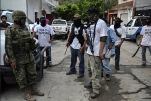 Ejrcito desarma autodefensa en Aquila, Michoacn 