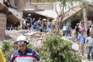 Peritos en construccin evalan las condiciones estructurales de siete viviendas de la calle Emilio 