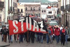Marchan profesores del STUAZ para exigir auditora por el deva de recursos del ex rector Armando Si