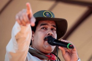 Maduro dijo que acude a lugar donde se encuentran los restos de Chvez incluso con los vecinos, y 'e