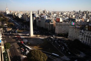 El tradicional Obelisco visto desde la planta 23 del Hotel Panamericano de la Ciudad de Buenos Aires