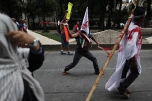 Integrantes de la CNTE amagan con no irse de la capital sino tienen dilogo directo con el president