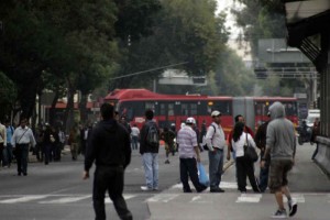 Por manifestantes, desvían la Línea 4 del Metrobús, dos estaciones se encuentran cerradas