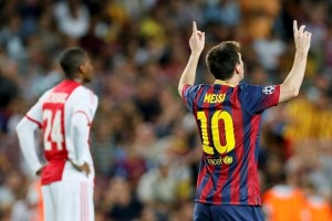 Messi firm tres goles ante Ajax para que Barcelona se llevara el triunfo en el Camp Nou.