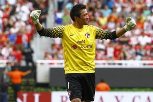 Miguel Pinto se mostr� molesto tras el empate ante Chivas.